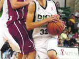 14 años. Ricard Rubio, del DKV, se ha convertido en el jugador más joven en debutar en la ACB.