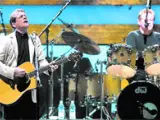 Glenn Frey, a la guitarra, és cofundador de la banda Eagles que actua avui al Sant Jordi.