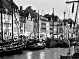 Nyhavn, el Puerto Nuevo, ofrece una de las mejores estampas nocturnas de Copenhague.
