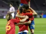 Torres, Ramos y Cesc celebran el gol de la victoria (Reuters)