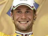 Tom Boonen con el maillot amarillo. (Efe)