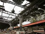 Una de las estaciones ferroviarias de Bombay, al día siguiente de los atentados. (Punit Paranjpe / Reuters)