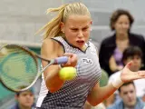 La tenista Jelena Dokic, en uno de sus partidos. (Archivo)