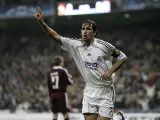 Raúl González celebra un gol con el Real Madrid. (Reuters)