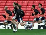 Entrenamiento. Junto a sus compañeros Balic, Michel Salgado, Fernando y Fernando Morientes Roberto Carlos se entrena con el Real Madrid en la temporada 99/00.