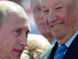 Yeltsin junto a su sucesor, Vladimir Putin (SERGEY CHIRIKOV / EFE).