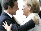 La primera actividad de Nicolas Sarkozy como presidente de Francia ha sido viajar a Berlín para encontrarse con la canciller alemana, Angela Merkel, y así subrayar la importancia que concederá su presidencia al eje franco-alemán.