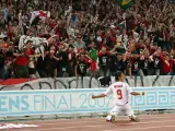 Filippo Inzaghi del Milan celebra su gol contra el Liverpool. (Efe)