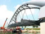 Cullera tiene desde ayer un nuevo puente sobre el Júcar.