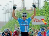 El italiano Alessandro Petecchi celebra su victoria en la undécima etapa de la Vuelta a España. (EFE)