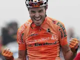 El ciclista Samuel Sánchez (Euskaltel) celebra una de sus victorias. (Reuters)