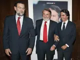 El presidente del PP, Mariano Rajoy; el eurodiputado del PP, Jaime Mayor Oreja; y el ex presidente del Gobierno, José María Aznar.