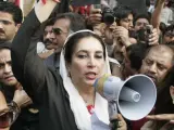 Benazir Bhutto, durante una protesta.