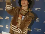 Coti. El cantante argentino Coti, tras recibir el "Disco de oro", en la gala de la octava edición de los Premios Amigo, que se han celebrado la noche del miércoles en el Teatro Circo Price de Madrid.