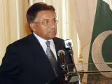 Pervez Musharraf durante una rueda de prensa. (EFE)