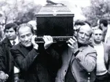 El funeral del joven Manuel José. Hoy se cumplen 30 años de su muerte.(M. T. / C&T editores)