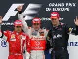 De izquierda a derecha, Massa, Alonso y Webber en el podio del Gran Premio de Europa (EFE).
