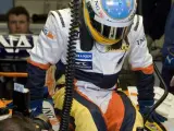 Alonso, con su nuevo traje con Renault (Reuters).