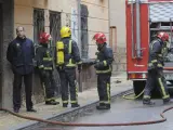 El incendio se produjo alrededor de las 9 de la mañana en el número 9 de la calle Cortes de Soria.