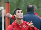 Cristiano Ronaldo, durante un entrenamiento con el Manchester. (Archivo)