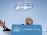 El candidato número dos del PP al Congreso por Madrid, Manuel Pizarro en un momento de su intervención durante el acto electoral del PP.