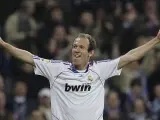 Arjen Robben, del Real Madrid, celebra su primer gol en la Liga. (Reuters)