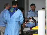 José Ramos Horta, cuando llegó al hospital australiano donde está siendo tratado. (Stringer / Reuters).