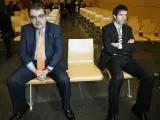 Juan Soler y David Albelda, minutos antes de empezar el juicio.