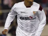 Luis Fabiano celebra un gol con la camiseta del Sevilla. (Reuters).