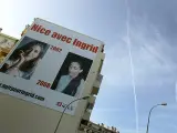Póster gigante de Ingrid Betancourt colgado en Niza (Francia) el pasado mes de febrero. (Lionel Cironneau/AP).