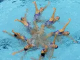 El equipo español de natación sincronizada compite en las pruebas de clasificación para los Juegos Olímpicos de Pekín. (EFE)