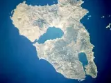 Imagen de satélite de la isla griega de Lesbos. (WIKIMEDIA)