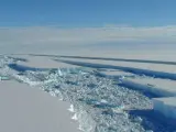 La plataforma de hielo Wilkins, en la Antártida, también ha empezado a derretirse (EFE).