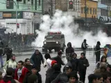 Manifestantes causan destrozos en Valparaiso (Chile), durante las protestas. EFE