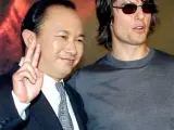 John Woo y Tom Cruise, en el estreno de 'Misión Imposible II'.