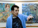 Manolo García presenta sus cuadros en la sede de la Asociación de Estudiantes Segovianos Horizonte Cultural.