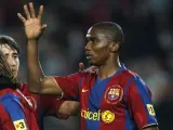 Samuel Etoo celebra un gol con el Barcelona.