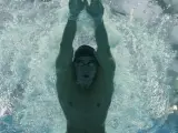 Michael Phelps, fotografiado durante su participación en la final de los 400 metros estilos en Pekín 2008 (REUTERS).