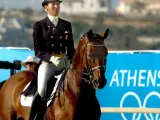 Fotografía de archivo, tomada el 25 de agosto de 2004 durante los Juegos de Atenas, de la jinete española Beatriz Ferrer-Salat (EFE).