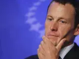 Lance Armstrong, durante el acto en el que confirmó su retorno en las filas del Astaná (REUTERS)