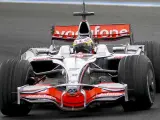 Pedro de la Rosa, al volante del McLaren en el circuito de Jerez.