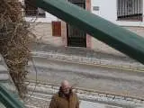 Barandillas de metal sustituyen a los poyetes en el Albaicín