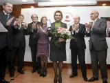 Isabel Cepeda, tras recibir la medalla de oro de la Universidad Camilo José Cela otorgada al profesor Neira. (Angel Díaz/ EFE).