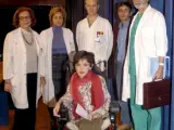 Virginia Felipe Saelices, rodeada del equipo médico del Hospital Virgen de la Salud de Toledo