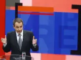Zapatero contesta a las preguntas de los ciudadanos en el programa de TVE 'Tengo una pregunta para usted'