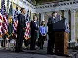 Timothy Geithner, en su juramento como secretario del Tesoro, junto al presidente, Barack Obama, y el vicepresidente, Joe Biden (EFE)