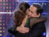 Manuel Bandera abraza a Vicky Martín Berrocal al conocer su triunfo. (TVE)