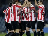 Los jugadores del Athletic celebran el gol del empate de Fernando Llorente ante el Getafe.