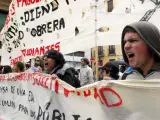 Protesta contra el Plan Bolonia en las calles de Granada (EFE).