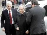 Bernard Madoff, a su entrada este martes a la Corte Federal de Manhattan, en Nueva York. (REUTERS)